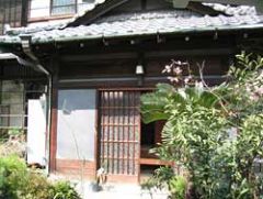 entranceJapaneseHouse