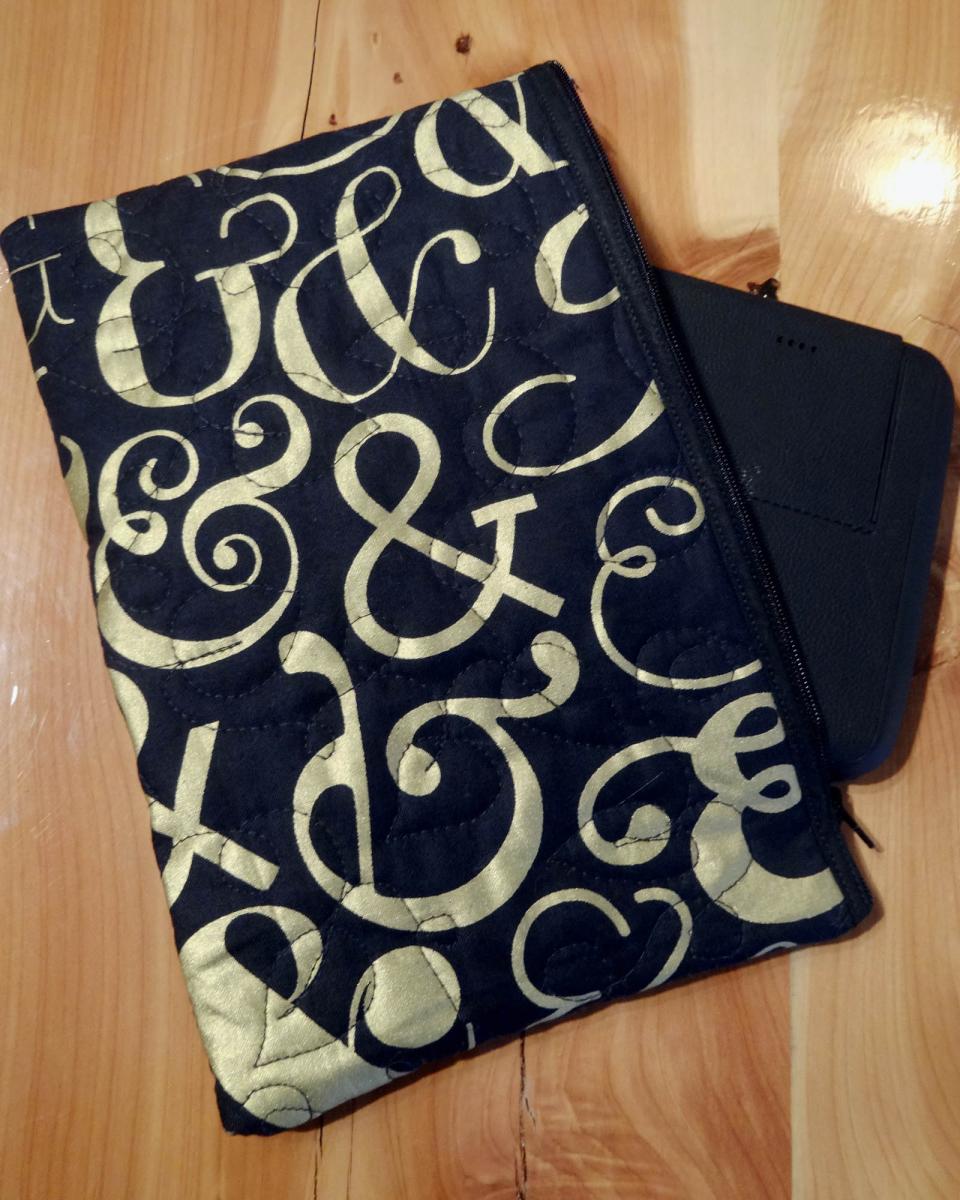 Quilted tablet pouch